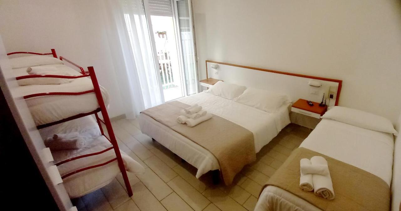 Hotel Brotas ริมินี ภายนอก รูปภาพ