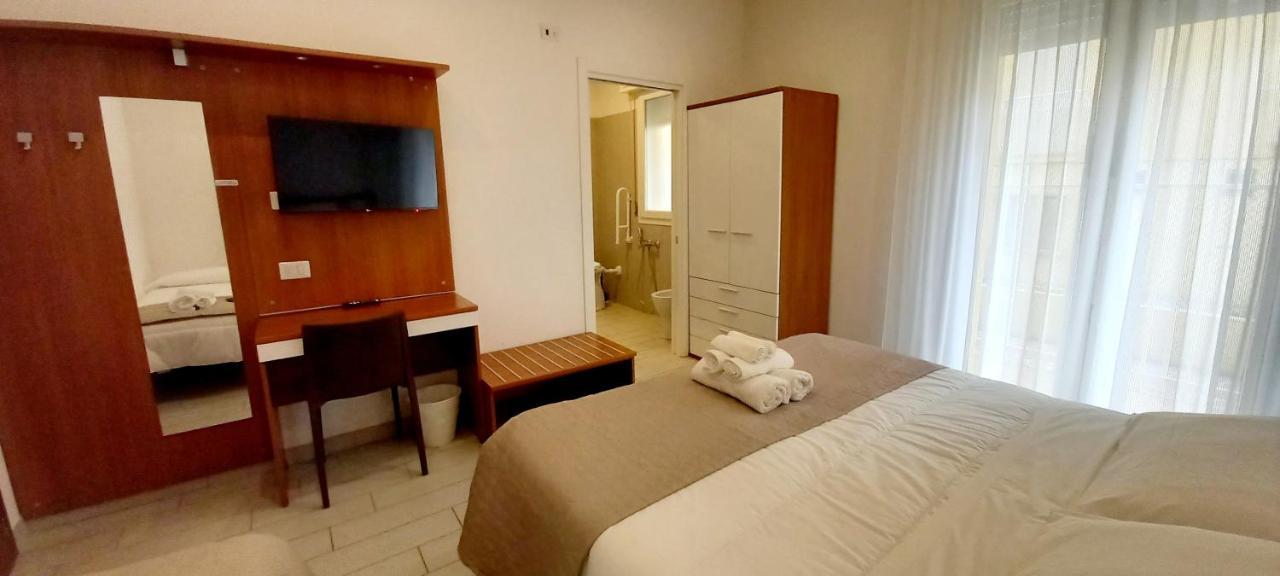 Hotel Brotas ริมินี ภายนอก รูปภาพ
