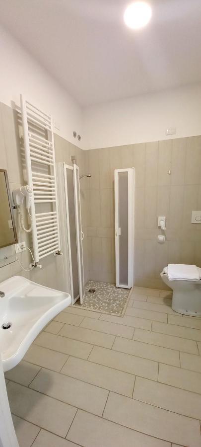 Hotel Brotas ริมินี ภายนอก รูปภาพ