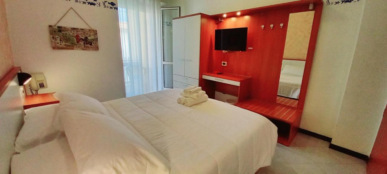 Hotel Brotas ริมินี ภายนอก รูปภาพ