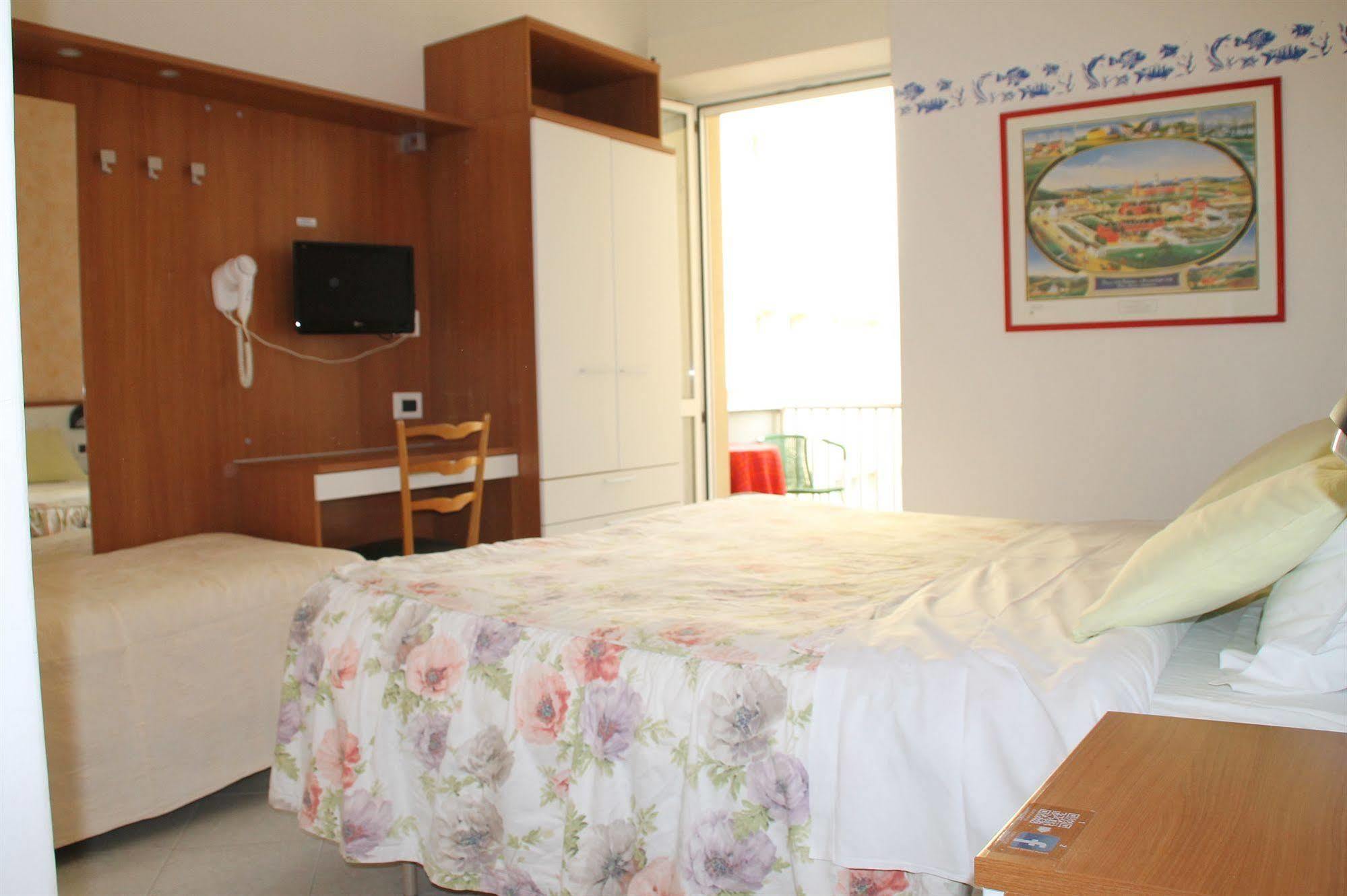 Hotel Brotas ริมินี ภายนอก รูปภาพ