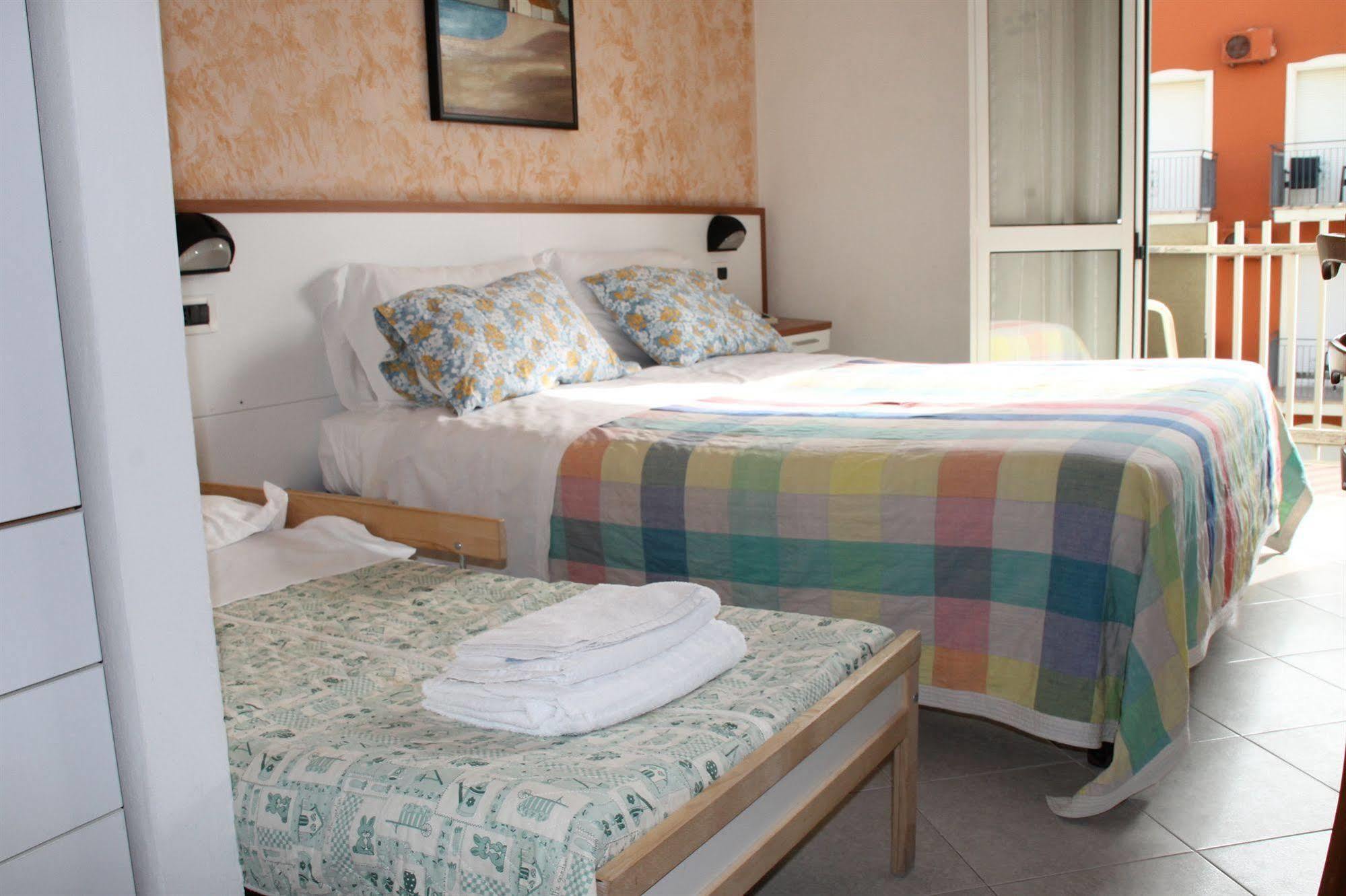 Hotel Brotas ริมินี ภายนอก รูปภาพ